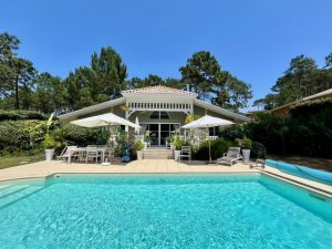 Lacanau Golf Villa de standing 3 suites sur 1000m2 avec piscine