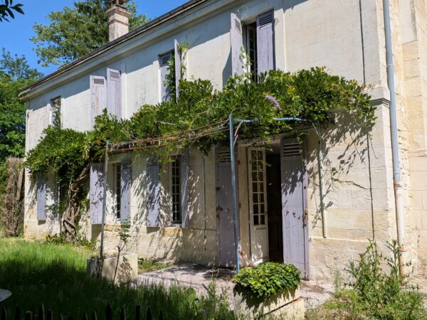 EXCEPTIONNELLE MAISON DE CHARME EN PIERRE